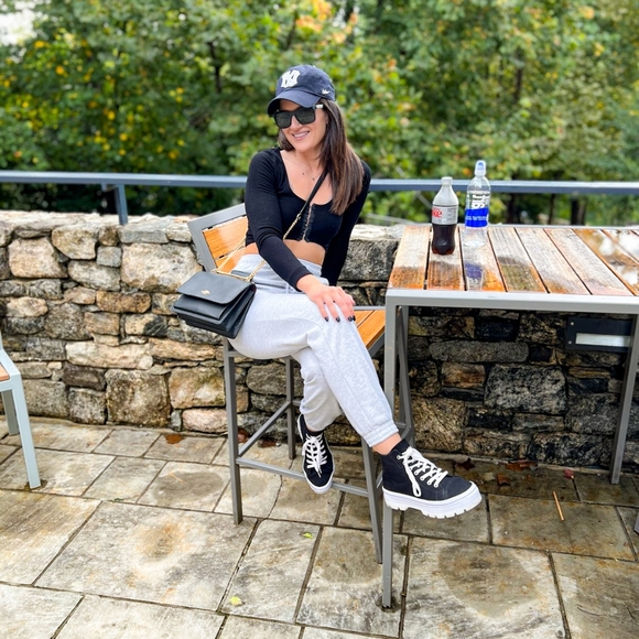 Meet your Posher, Brittany - Picture 2 of 2